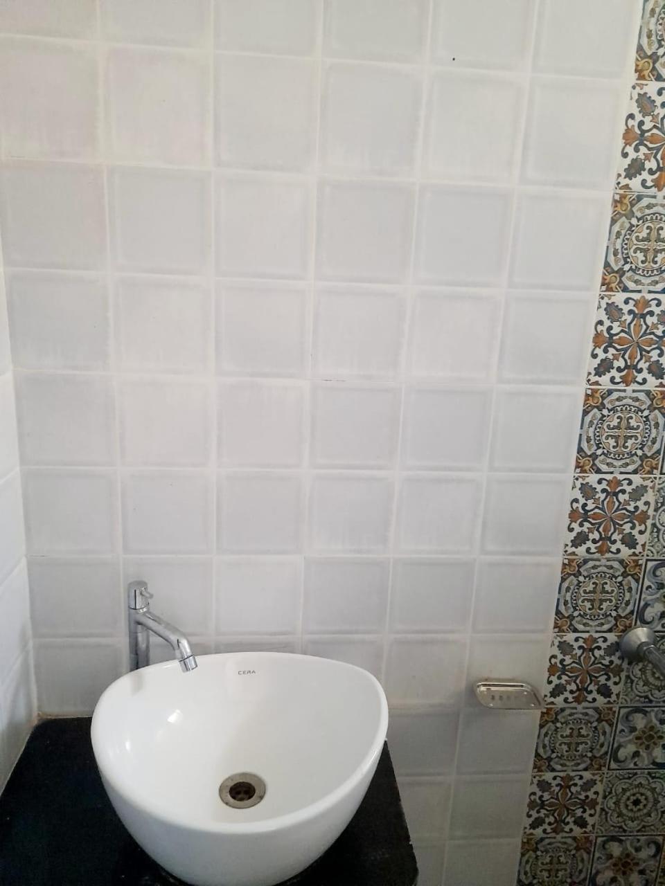 Stylish 2bhk Poolside Retreat With Ac -luxury Apartment *